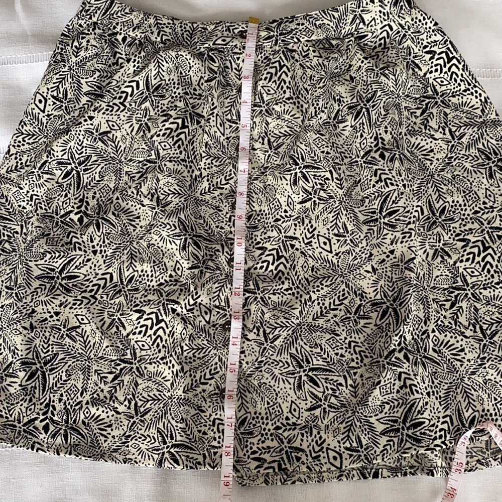 Maurice’s Jungle themed mini skirt. - Picture 9 of 9